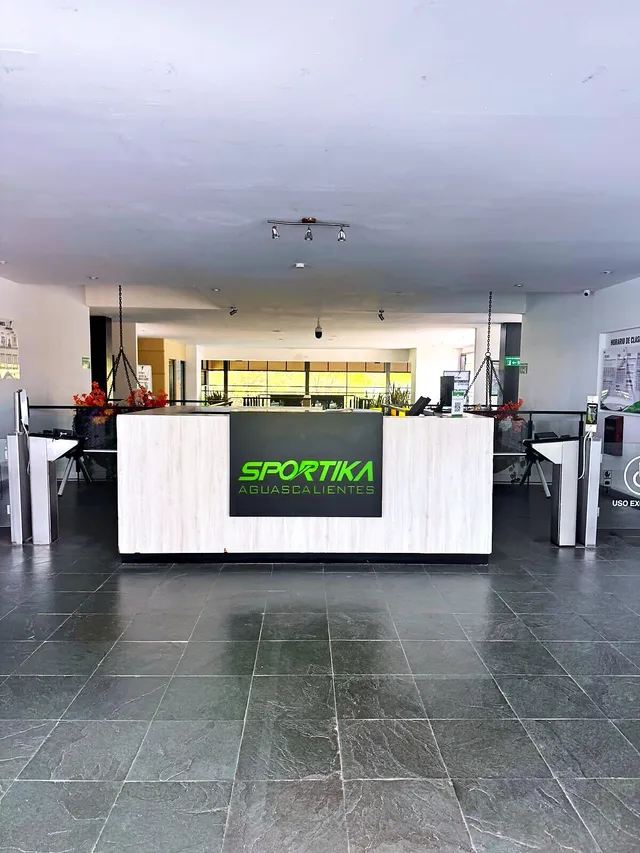 Recepción de Club Sportika con su logo